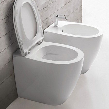 Sanitari a terra filo parete MULTI 4ALL 54.36 - Ceramica Globo - ambientata